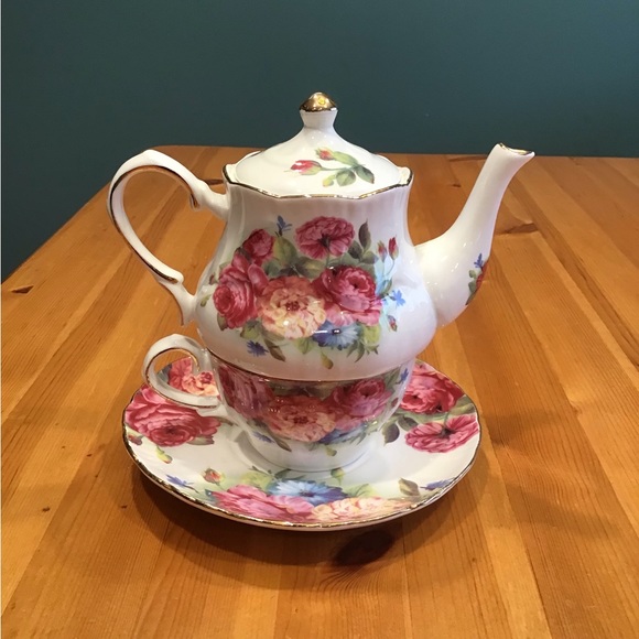 GRACE’S TEAWARE TEA FOR ONE PEONY & ROSE FLORAL TEAPOT CUP SAUCER - Picture 3 of 8